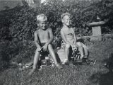 Familiealbum Sdb014 4  1944 Svend Aage og Jørgen 9.august 1944